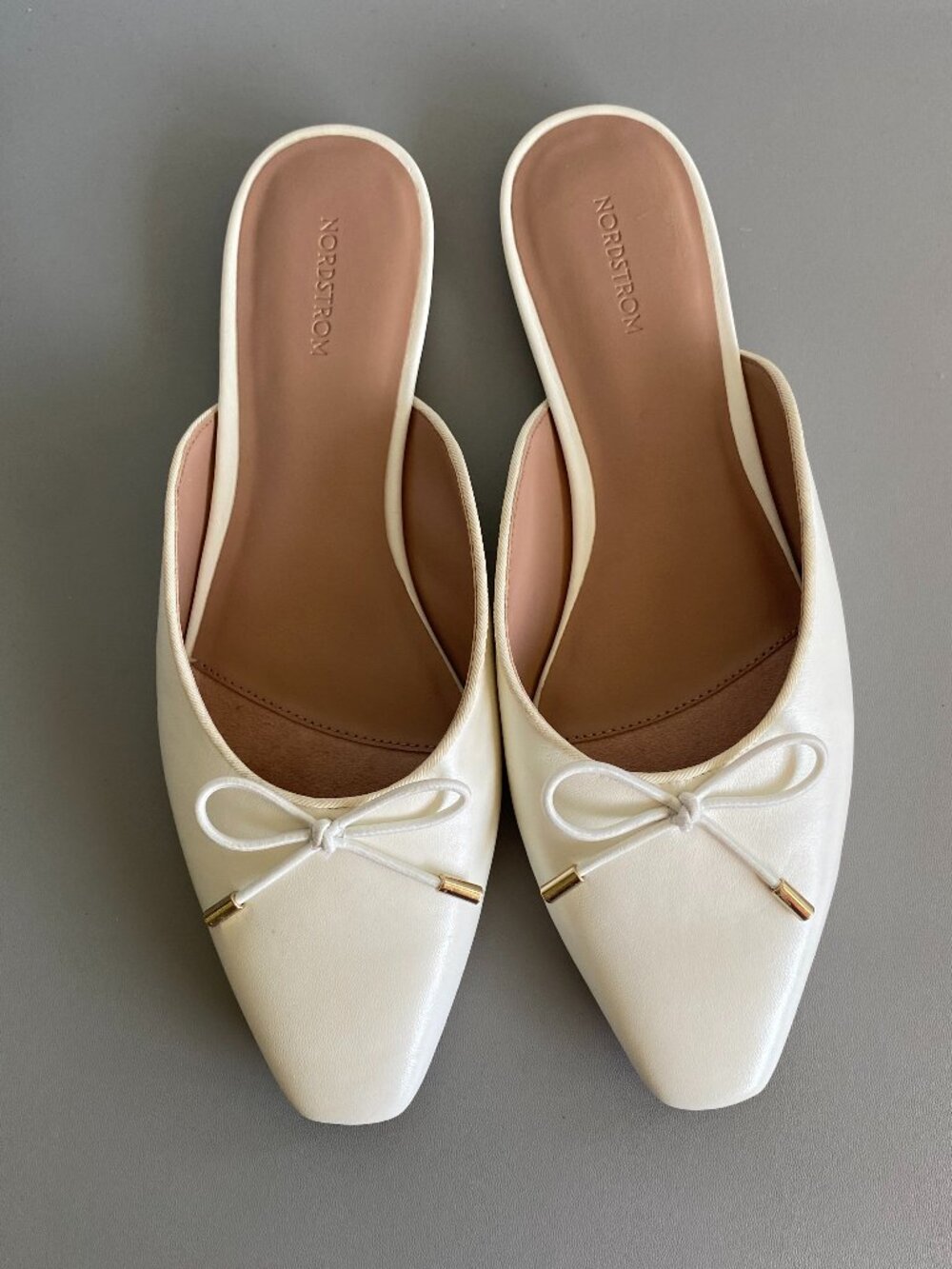 Nordstrom NWOT Ecru Ivory Leather Pointed Toe Bow Mules Sz 7